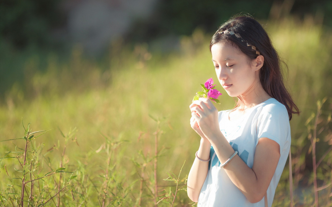 女孩,闭眼,花,心情,唯美,可爱,桌面壁纸