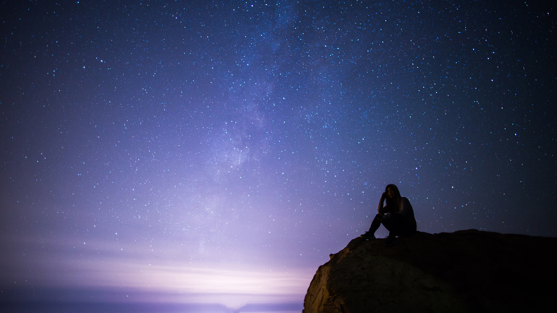 仰望星空图片高清_一个人仰望星空图片 - 零豆网