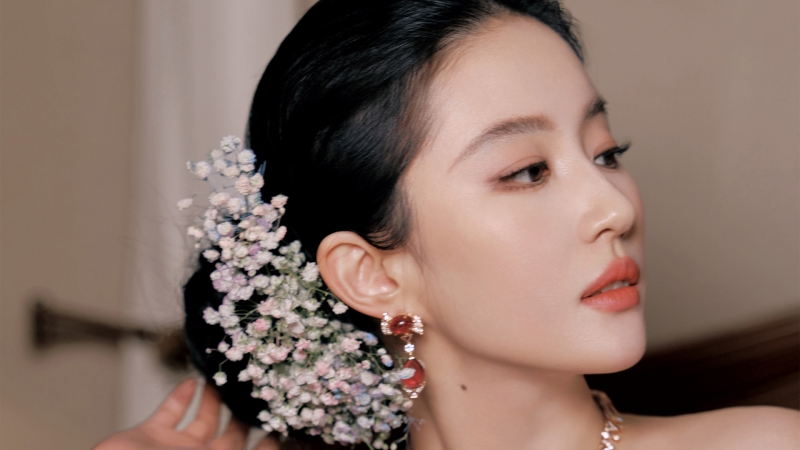 刘亦菲 鲜花 头饰 侧脸 高清美女壁纸