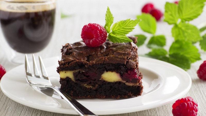 巧克力蛋糕,甜品,草莓,酒,桌面壁纸